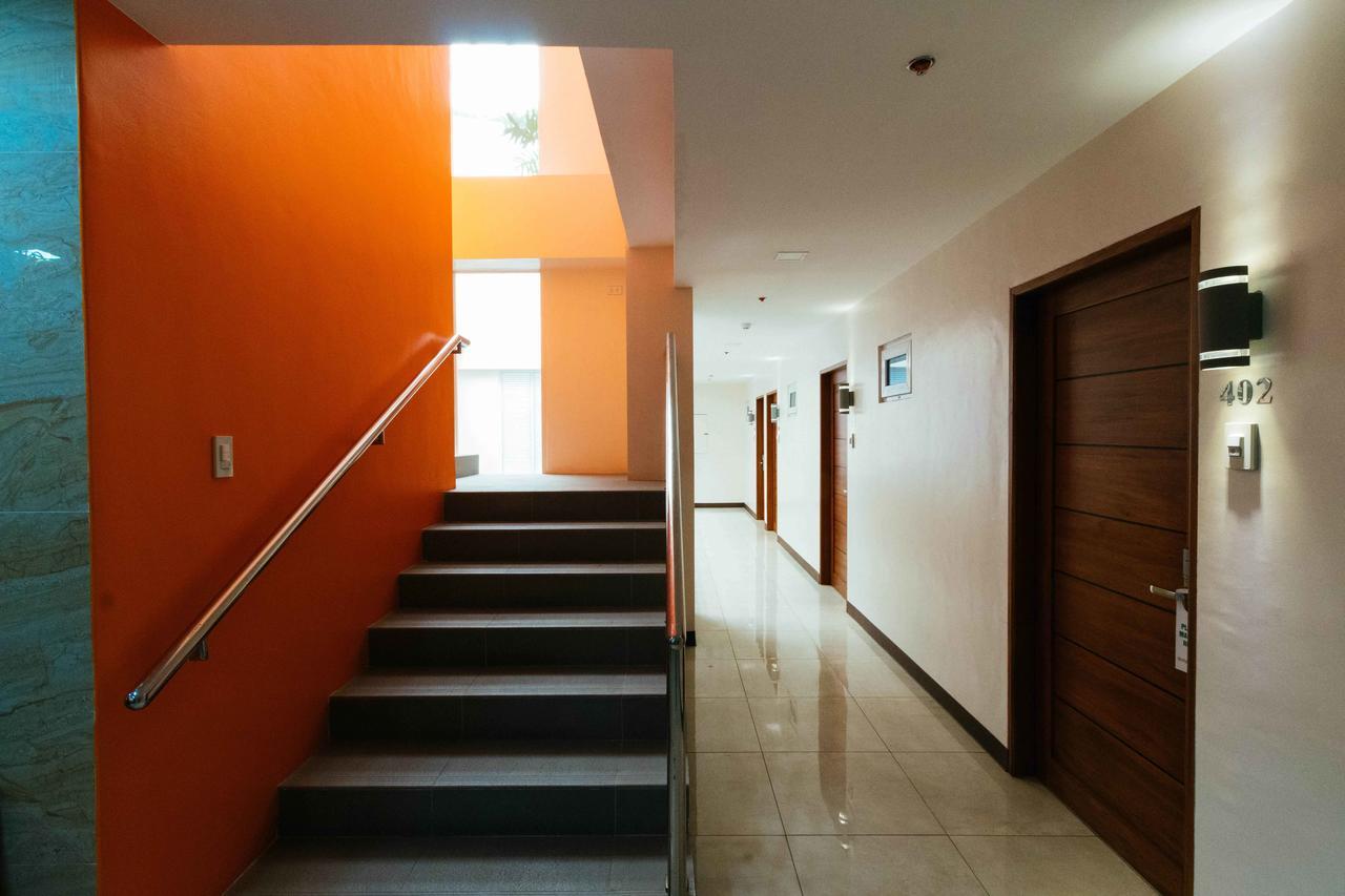 Отель Reddoorz Premium @ Sampaloc Makati Макати Экстерьер фото