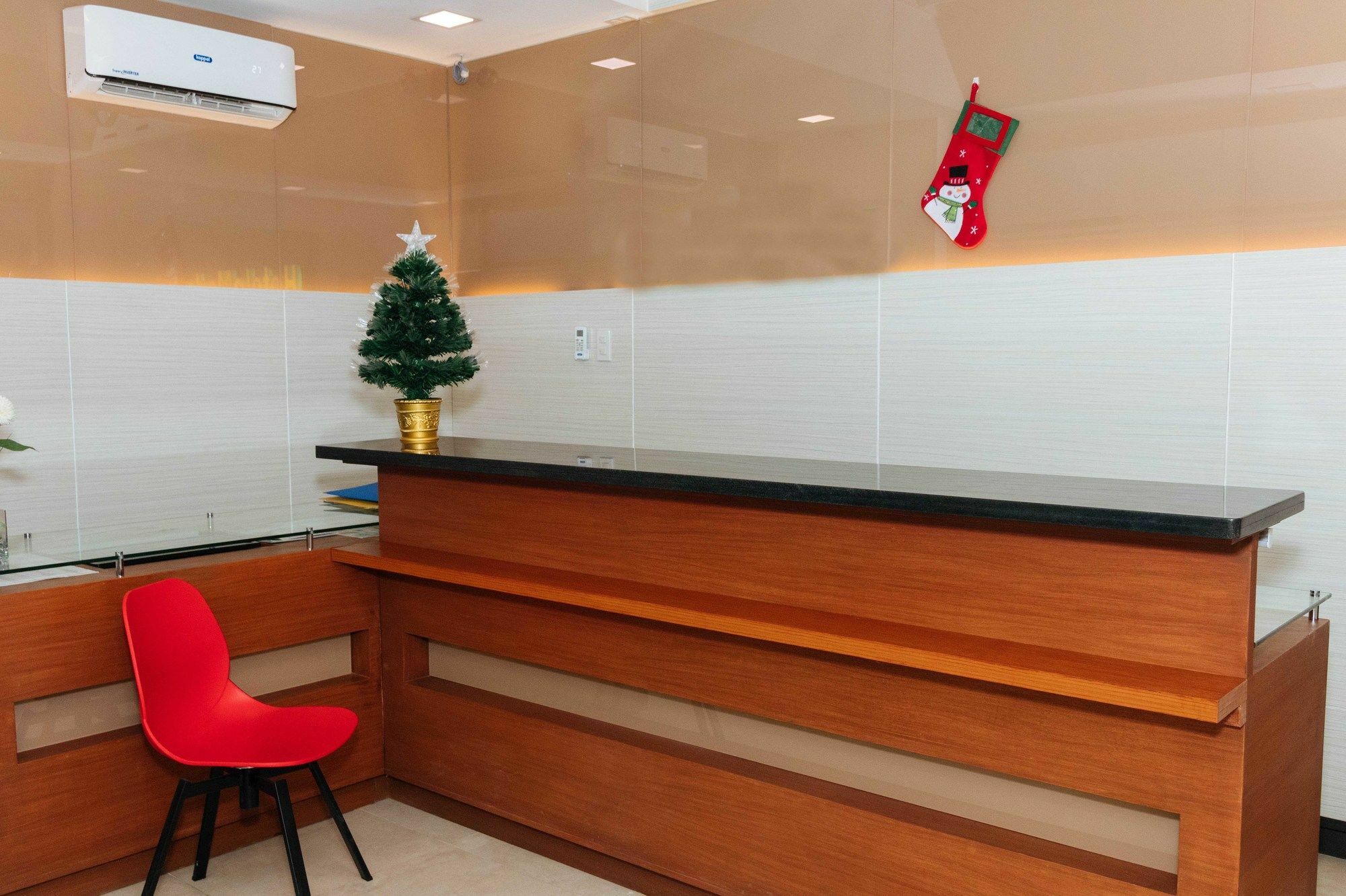 Отель Reddoorz Premium @ Sampaloc Makati Макати Экстерьер фото