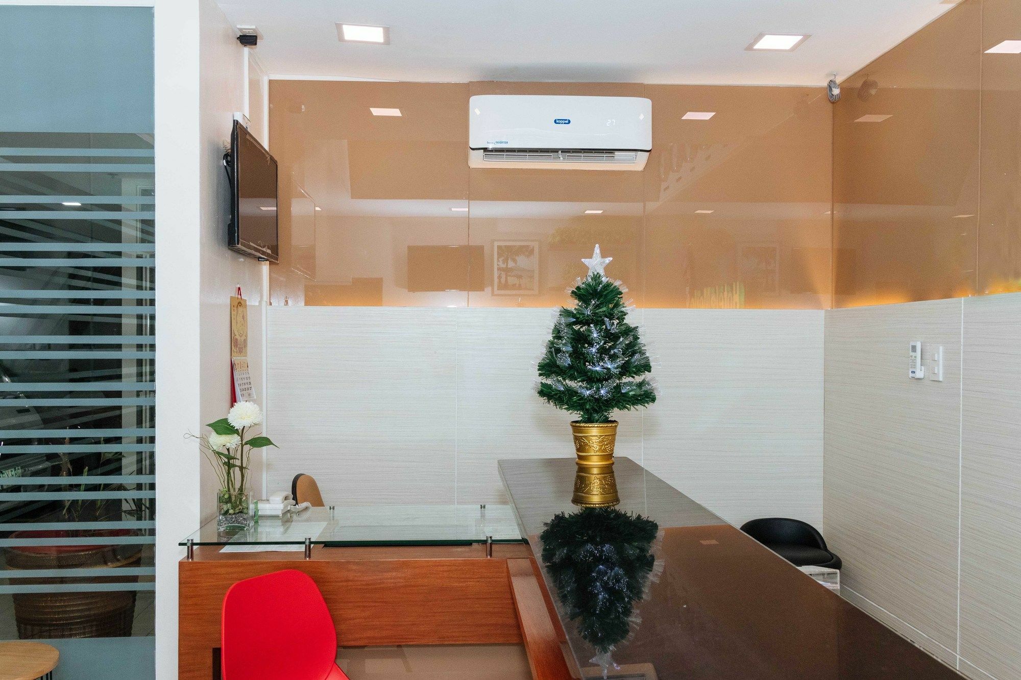 Отель Reddoorz Premium @ Sampaloc Makati Макати Экстерьер фото
